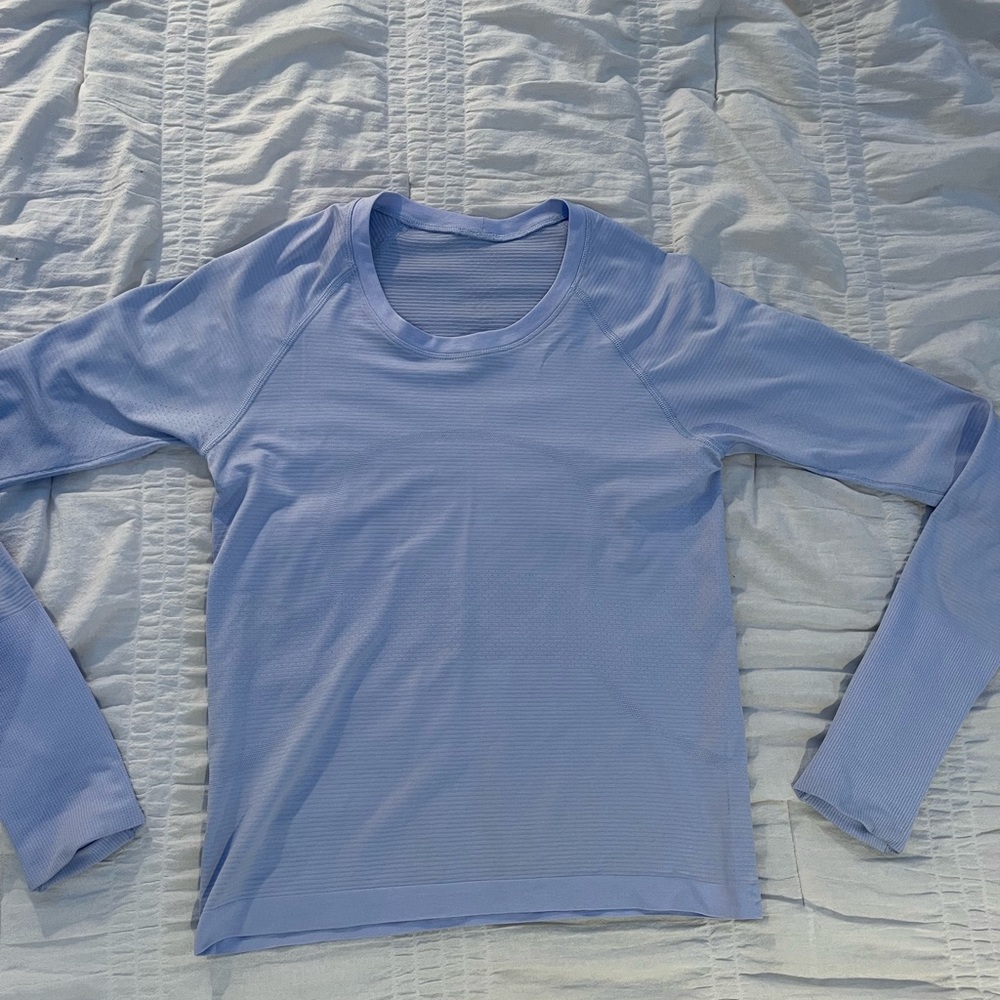 light purple/lavender Lulu long sleeve swiftly tech